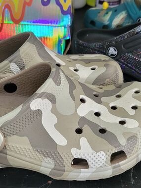 CROCS Kids Beige Camouflage Clog